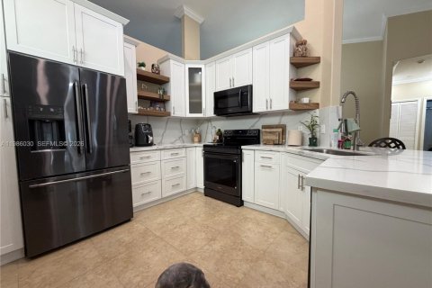 Снять в аренду виллу или дом в Майами-Лейкс, Флорида 3 спальни, 145.48м2, № 2047819 - фото 7