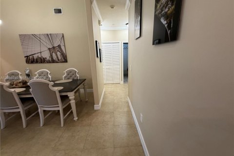 Снять в аренду виллу или дом в Майами-Лейкс, Флорида 3 спальни, 145.48м2, № 2047819 - фото 17