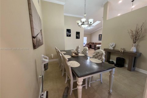 Снять в аренду виллу или дом в Майами-Лейкс, Флорида 3 спальни, 145.48м2, № 2047819 - фото 13