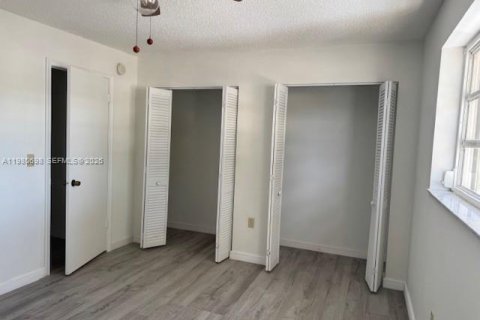 Touwnhouse à vendre à Miami, Floride: 3 chambres, 126.35 m2 № 2079684 - photo 22
