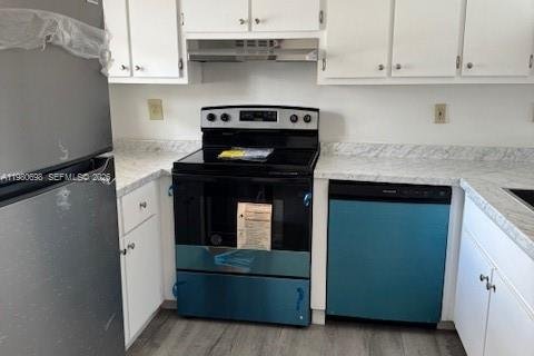Touwnhouse à vendre à Miami, Floride: 3 chambres, 126.35 m2 № 2079684 - photo 2