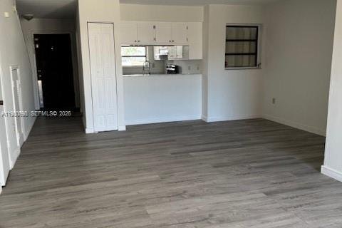 Touwnhouse à vendre à Miami, Floride: 3 chambres, 126.35 m2 № 2079684 - photo 11