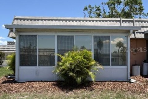 Condo in Sun City Center, Florida, 1 bedroom  № 2212049 - photo 27