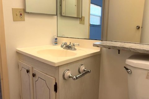 Condo in Sun City Center, Florida, 1 bedroom  № 2212049 - photo 15
