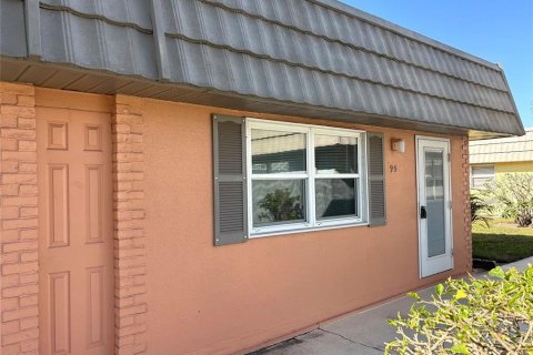 Condo in Sun City Center, Florida, 1 bedroom  № 2212049 - photo 3