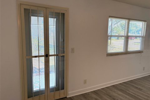 Condo in Sun City Center, Florida, 1 bedroom  № 2212049 - photo 4