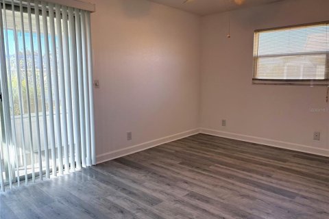 Condo in Sun City Center, Florida, 1 bedroom  № 2212049 - photo 19