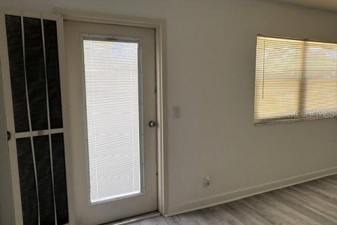 Condo in Sun City Center, Florida, 1 bedroom  № 2212049 - photo 6