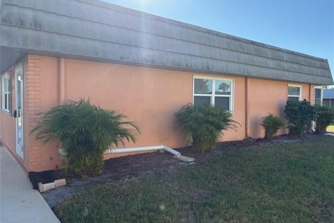 Condo in Sun City Center, Florida, 1 bedroom  № 2212049 - photo 30