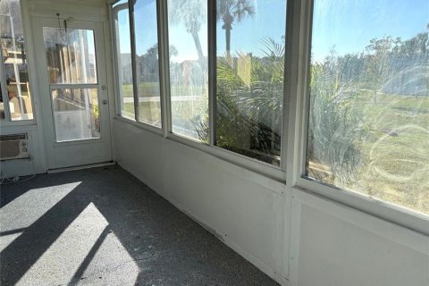 Condo in Sun City Center, Florida, 1 bedroom  № 2212049 - photo 25