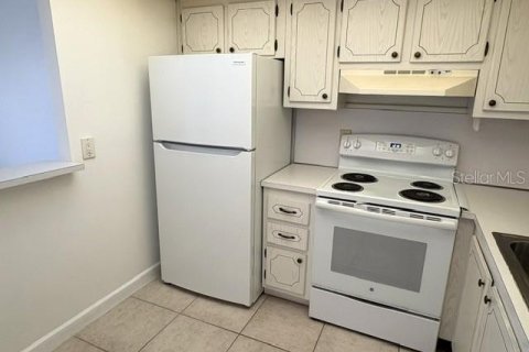 Condo in Sun City Center, Florida, 1 bedroom  № 2212049 - photo 11