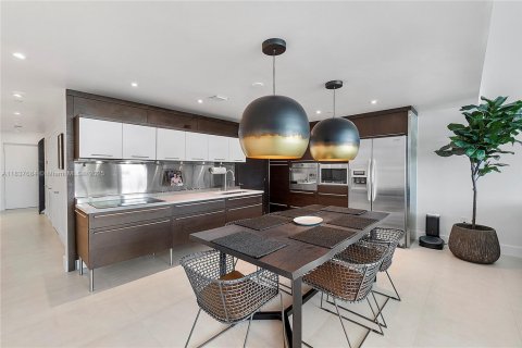 Снять в аренду кондоминиум в Майами-Бич, Флорида 1 спальня, 93.92м2, № 1822037 - фото 13