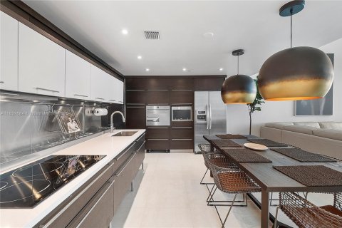 Снять в аренду кондоминиум в Майами-Бич, Флорида 1 спальня, 93.92м2, № 1822037 - фото 16