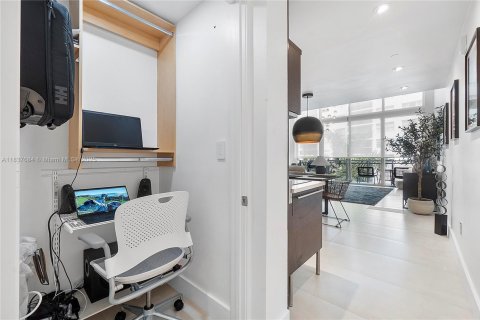 Снять в аренду кондоминиум в Майами-Бич, Флорида 1 спальня, 93.92м2, № 1822037 - фото 12