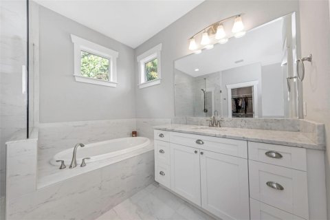 Villa ou maison à vendre à Tampa, Floride: 5 chambres, 343.37 m2 № 2195587 - photo 24