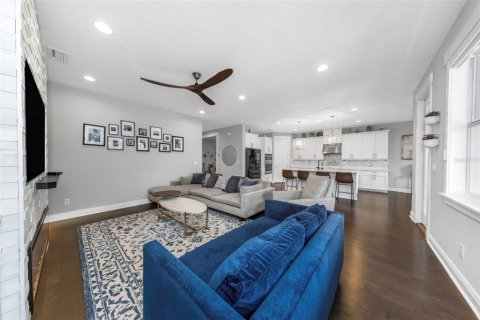 Villa ou maison à vendre à Tampa, Floride: 5 chambres, 343.37 m2 № 2195587 - photo 5