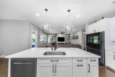 Villa ou maison à vendre à Tampa, Floride: 5 chambres, 343.37 m2 № 2195587 - photo 18