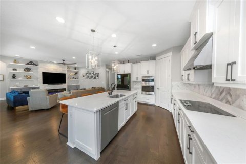 Villa ou maison à vendre à Tampa, Floride: 5 chambres, 343.37 m2 № 2195587 - photo 15