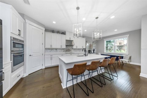 Villa ou maison à vendre à Tampa, Floride: 5 chambres, 343.37 m2 № 2195587 - photo 11