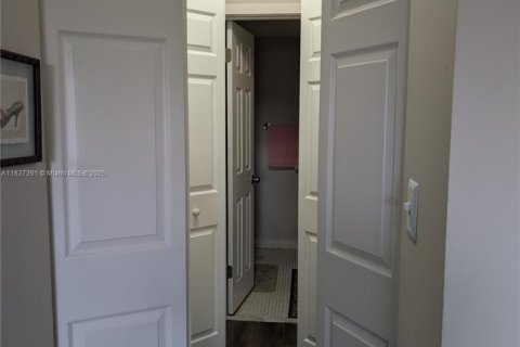 Condo in Plantation, Florida, 1 bedroom  № 1821928 - photo 17