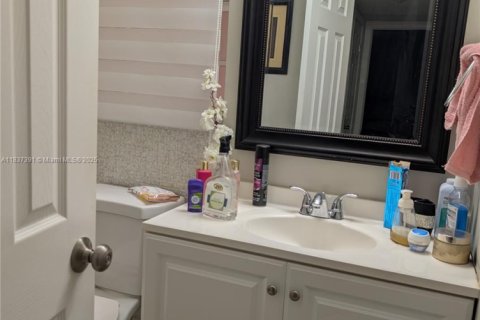 Condo in Plantation, Florida, 1 bedroom  № 1821928 - photo 12