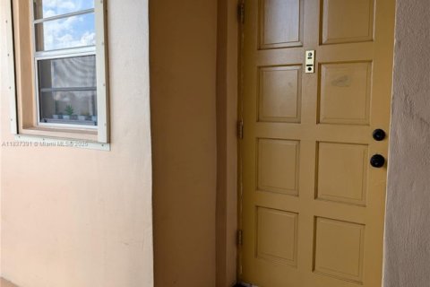 Condo in Plantation, Florida, 1 bedroom  № 1821928 - photo 4