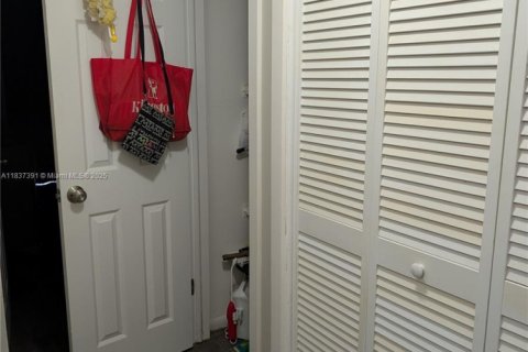 Condo in Plantation, Florida, 1 bedroom  № 1821928 - photo 14