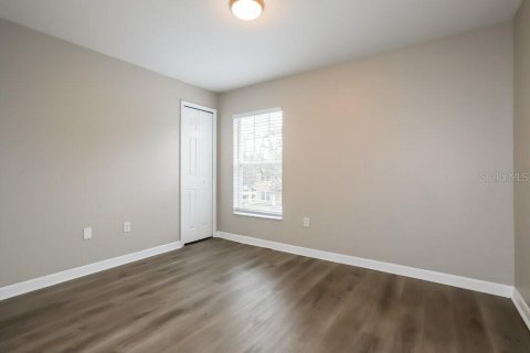 Casa en alquiler en Tampa, Florida, 5 dormitorios, 150.87 m2 № 1914654 - foto 13