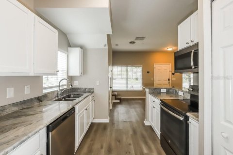 Casa en alquiler en Tampa, Florida, 5 dormitorios, 150.87 m2 № 1914654 - foto 7