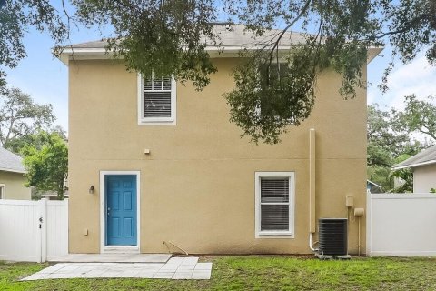 Casa en alquiler en Tampa, Florida, 5 dormitorios, 150.87 m2 № 1914654 - foto 16