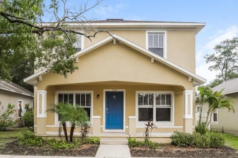 Casa en alquiler en Tampa, Florida, 5 dormitorios, 150.87 m2 № 1914654 - foto 1