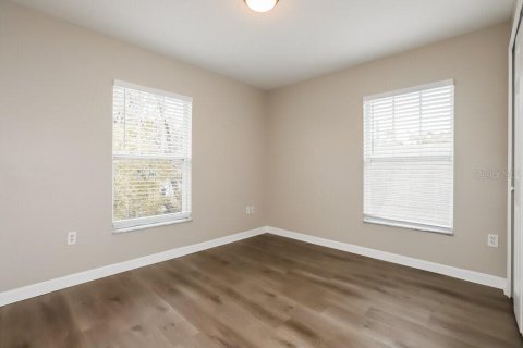 Casa en alquiler en Tampa, Florida, 5 dormitorios, 150.87 m2 № 1914654 - foto 12