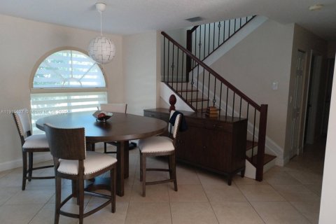 Купить виллу или дом в Майами, Флорида 3 спальни, 175.59м2, № 1970916 - фото 17