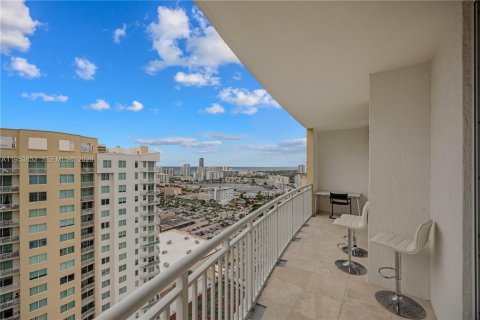 Copropriété à vendre à Hallandale Beach, Floride: 3 chambres, 161.46 m2 № 2009748 - photo 27