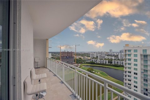 Copropriété à vendre à Hallandale Beach, Floride: 3 chambres, 161.46 m2 № 2009748 - photo 28