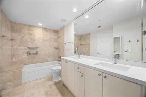 Copropriété à vendre à Hallandale Beach, Floride: 3 chambres, 161.46 m2 № 2009748 - photo 22