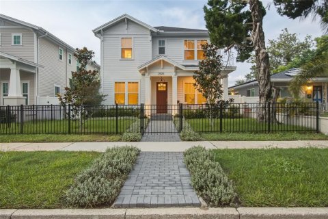 Villa ou maison à Saint Petersburg, Floride 4 chambres, 263.1 m2 № 2368633