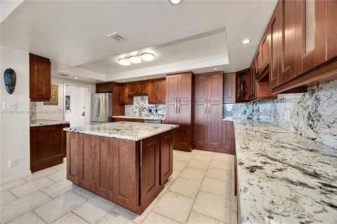 Copropriété à vendre à Miami, Floride: 2 chambres, 181.16 m2 № 1980399 - photo 12