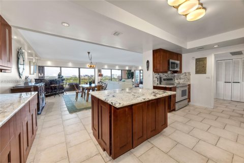 Copropriété à vendre à Miami, Floride: 2 chambres, 181.16 m2 № 1980399 - photo 14