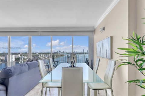 Condo in North Bay Village, Florida, 2 bedrooms  № 1581396 - photo 7