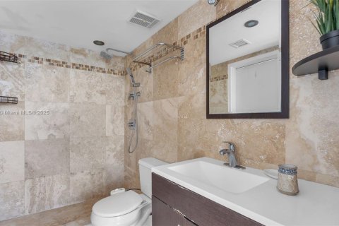 Condo in North Bay Village, Florida, 2 bedrooms  № 1581396 - photo 9