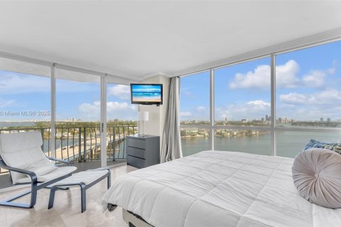 Condo in North Bay Village, Florida, 2 bedrooms  № 1581396 - photo 4