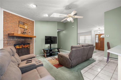 House in Ocala, Florida 3 bedrooms, 166.85 sq.m. № 1875200 - photo 7