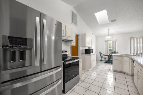 House in Ocala, Florida 3 bedrooms, 166.85 sq.m. № 1875200 - photo 11
