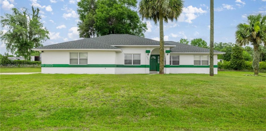 House in Ocala, Florida 3 bedrooms, 166.85 sq.m. № 1875200