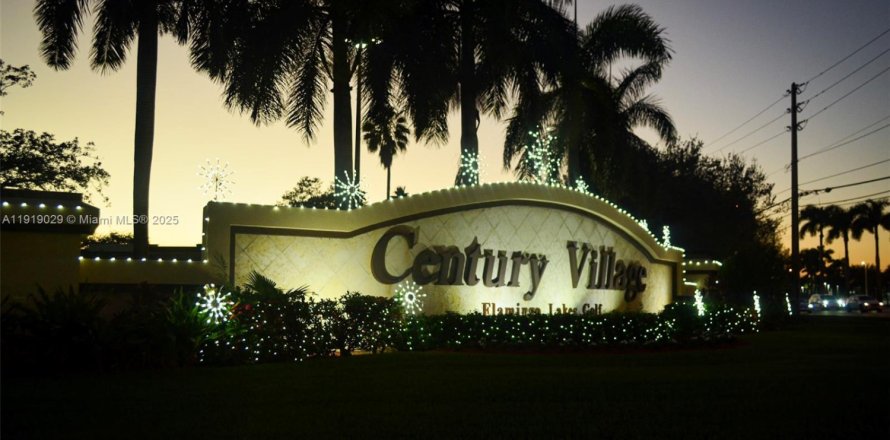 Condo in Pembroke Pines, Florida, 2 bedrooms № 1974110