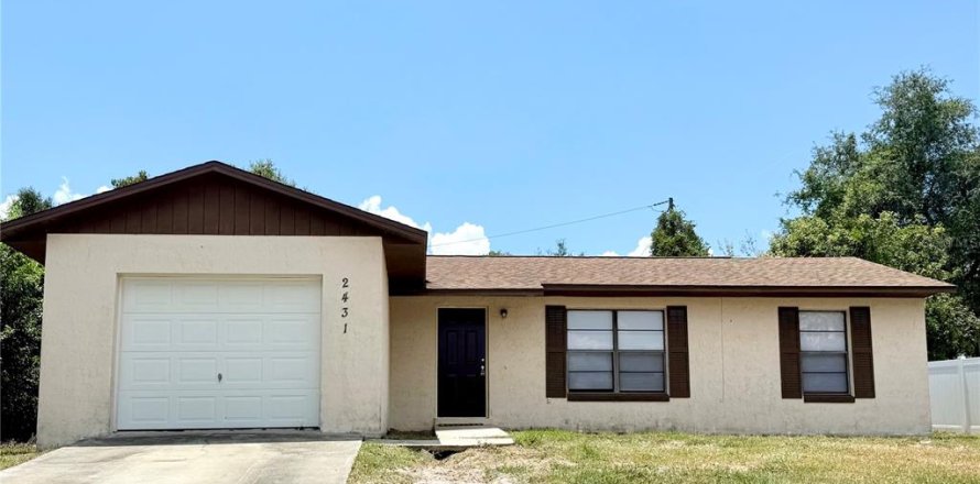 House in Deltona, Florida 2 bedrooms, 89.28 sq.m. № 1853371