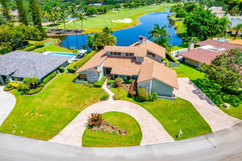 House in Plantation, Florida 4 bedrooms, 361.02 sq.m. № 2086913 - photo 6