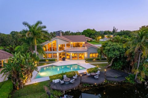 House in Plantation, Florida 4 bedrooms, 361.02 sq.m. № 2086913 - photo 2