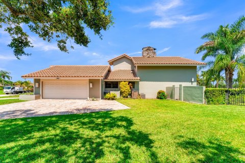House in Plantation, Florida 4 bedrooms, 361.02 sq.m. № 2086913 - photo 5